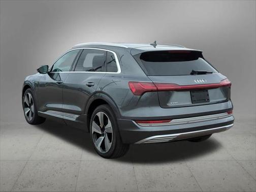 2019 Audi e-tron Premium Plus