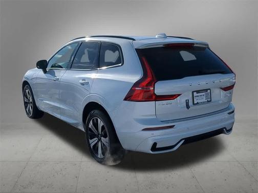 2025 Volvo XC60 Plug-In Hybrid T8 Core
