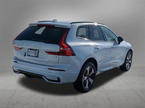 2025 Volvo XC60 Plug-In Hybrid T8 Core