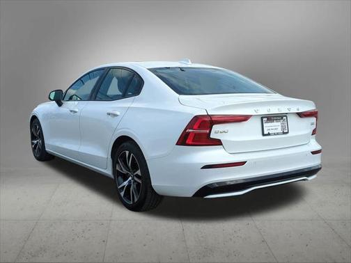 2024 Volvo S60 B5 Core Dark Theme