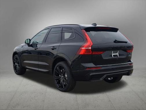 2025 Volvo XC60 Plug-In Hybrid T8 Ultra Black Edition
