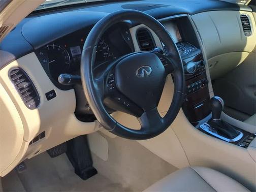 2016 INFINITI QX50 Base
