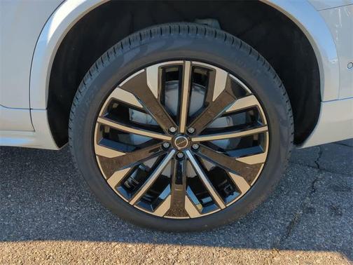 2026 Volvo XC90 B6 Ultra Dark Theme 7-Seater