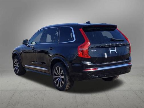 2025 Volvo XC90 B6 Plus 7-Seater