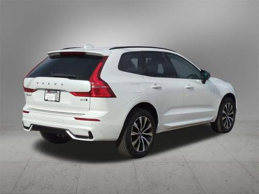 2024 Volvo XC60 B5 Plus Dark Theme