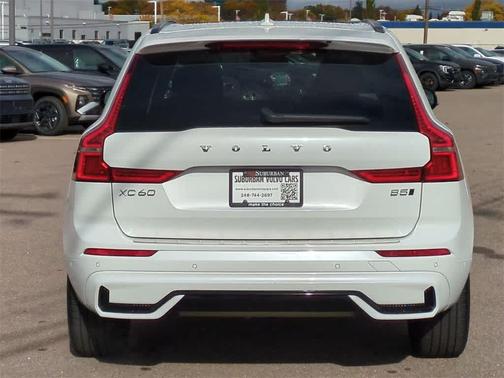 2024 Volvo XC60 B5 Plus Dark Theme