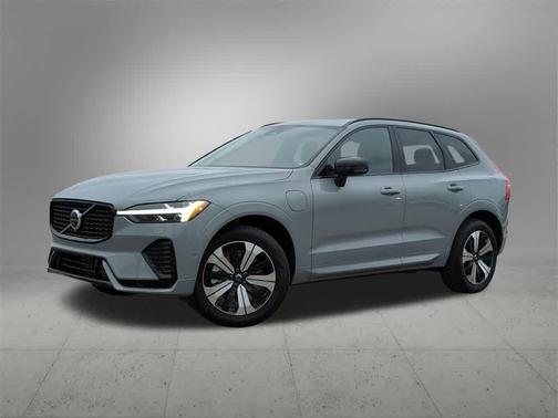 2025 Volvo XC60 Plug-In Hybrid T8 Plus