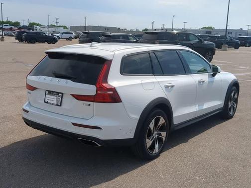 Ice White 2020 Volvo V60 Cross Country T5