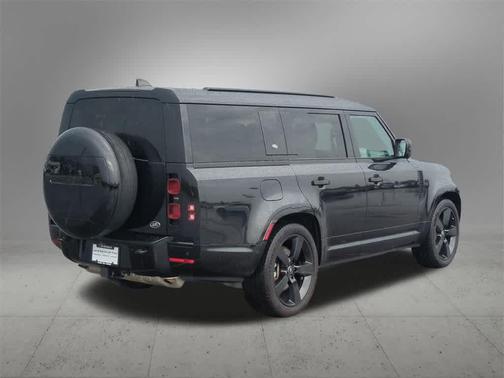 2023 Land Rover Defender 130 X-Dynamic SE