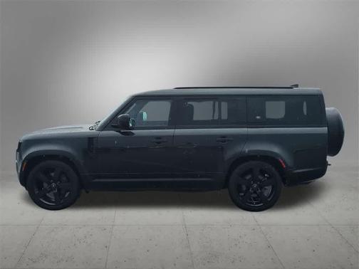 2023 Land Rover Defender 130 X-Dynamic SE