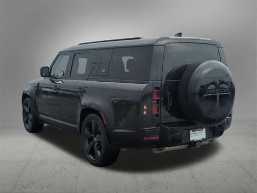 2023 Land Rover Defender 130 X-Dynamic SE