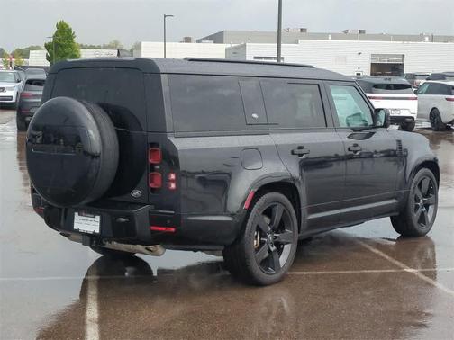 2023 Land Rover Defender 130 X-Dynamic SE