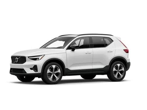 2023 Volvo XC40 B5 Ultimate Dark Theme