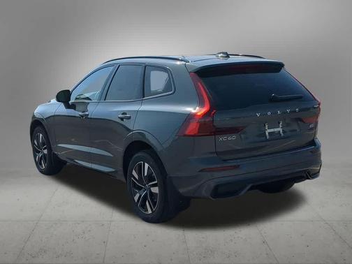 Green 2026 Volvo XC60 B5 Plus