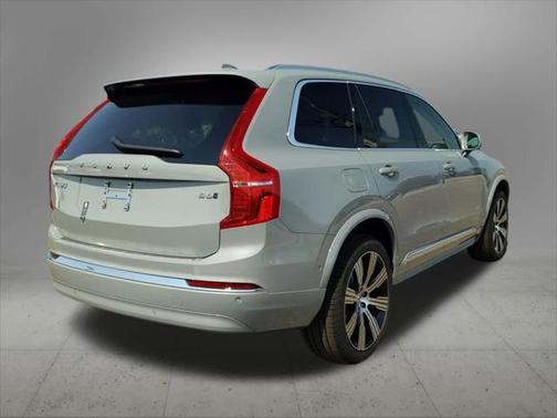 2025 Volvo XC90 B6 Plus 7-Seater
