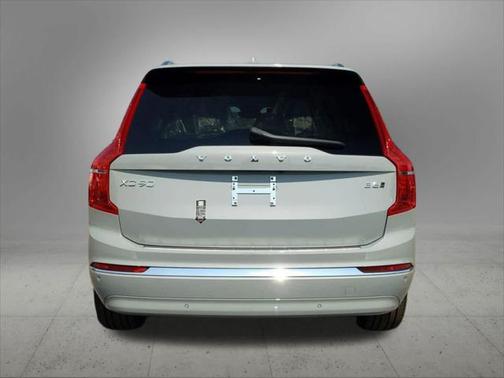 2025 Volvo XC90 B6 Plus 7-Seater