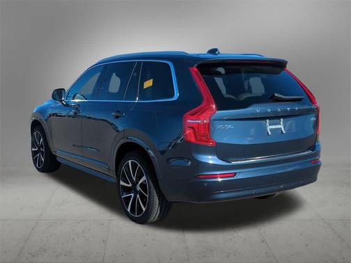 2023 Volvo XC90 B5 Core