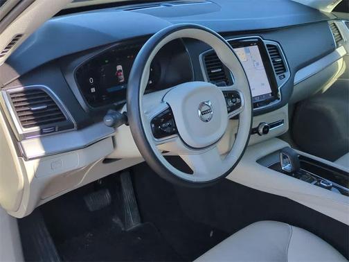 2023 Volvo XC90 B5 Core
