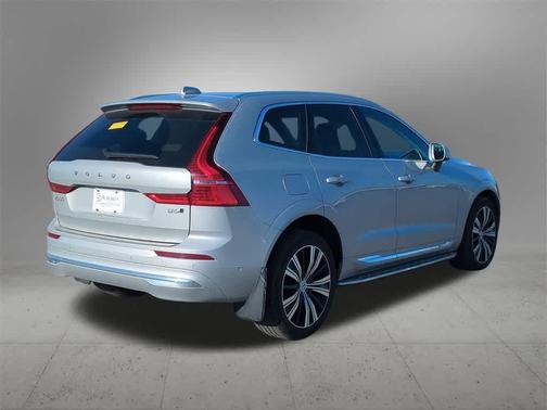 2023 Volvo XC60 B6 Ultimate Bright Theme