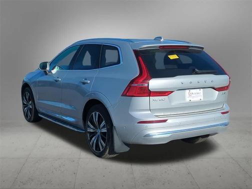 2023 Volvo XC60 B6 Ultimate Bright Theme