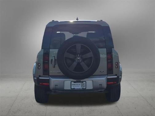 2022 Land Rover Defender 110 SE