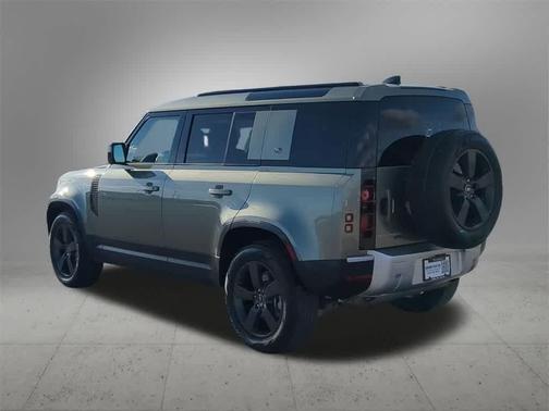 2022 Land Rover Defender 110 SE