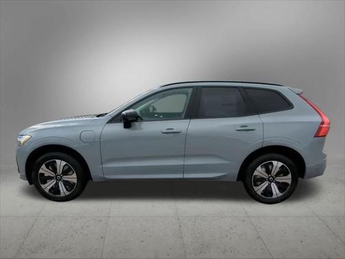 2025 Volvo XC60 Plug-In Hybrid T8 Plus