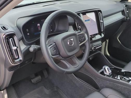 2025 Volvo XC40 B5 Plus Dark Theme