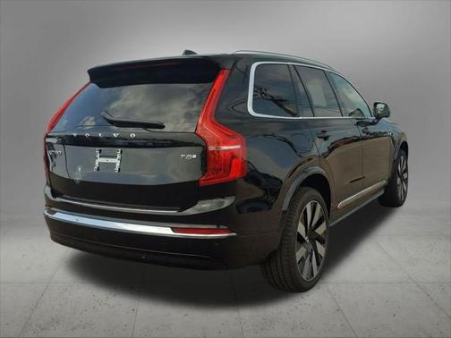 2025 Volvo XC90 Plug-In Hybrid T8 Plus 6-Seater