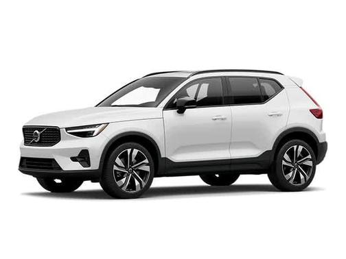 2025 Volvo XC40 B5 Ultra Dark Theme