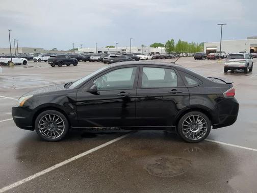 2010 Ford Focus SES