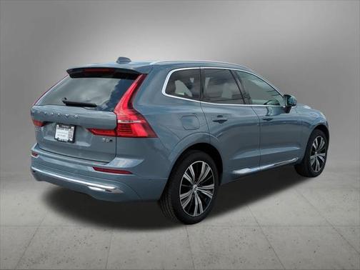 2022 Volvo XC60 B6 Inscription