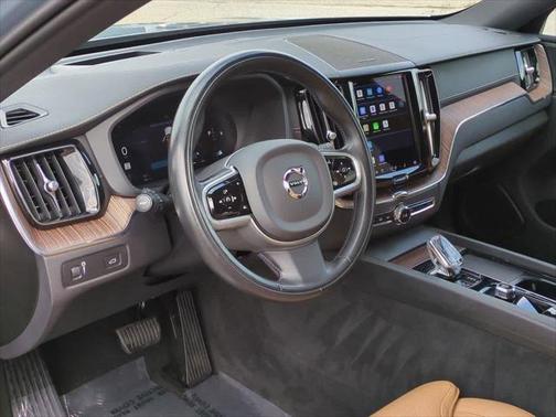 2022 Volvo XC60 B6 Inscription