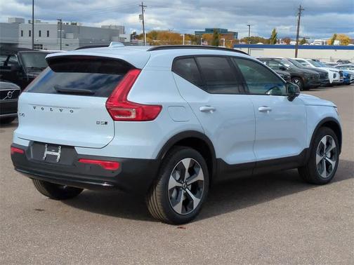 2026 Volvo XC40 B5 Plus