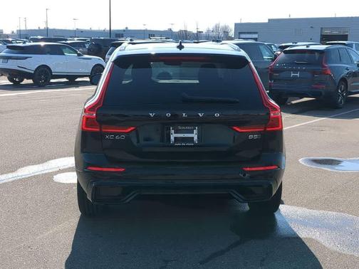 2025 Volvo XC60 B5 Ultra
