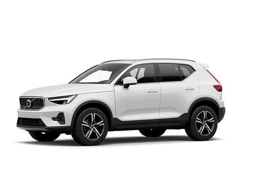 Crystal White Metallic 2023 Volvo XC40 B5 Plus Bright Theme