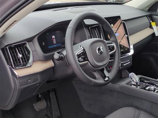 2026 Volvo XC90 B6 Plus 6-Seater