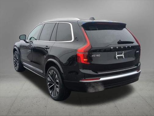 2025 Volvo XC90 B5 Plus 6-Seater