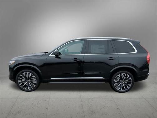 2025 Volvo XC90 B5 Plus 6-Seater