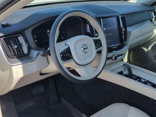 2023 Volvo XC60 B5 Core