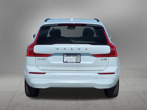 2023 Volvo XC60 B5 Core