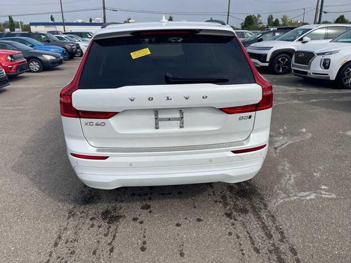 2023 Volvo XC60 B5 Core