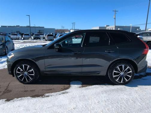 2025 Volvo XC60 B5 Plus