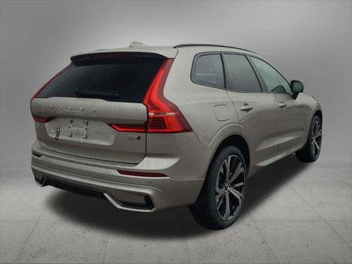 2025 Volvo XC60 B5 Ultra