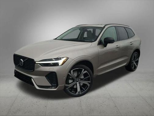 2025 Volvo XC60 B5 Ultra