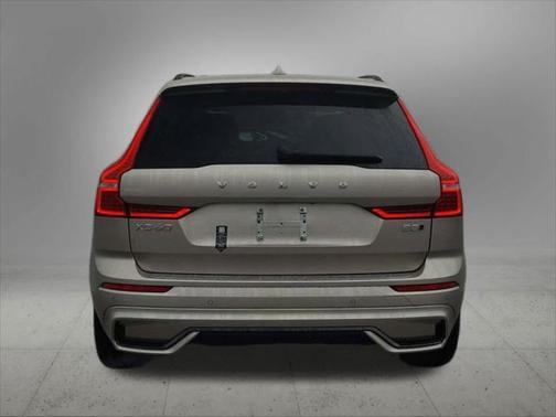 2025 Volvo XC60 B5 Ultra
