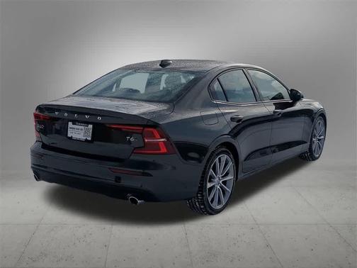 2019 Volvo S60 T6 Momentum