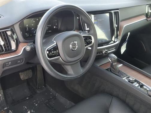 2019 Volvo S60 T6 Momentum