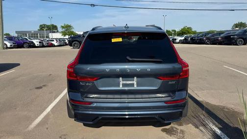Denim Blue Metallic 2024 Volvo XC60 B5 Plus Dark Theme
