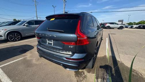 Denim Blue Metallic 2024 Volvo XC60 B5 Plus Dark Theme